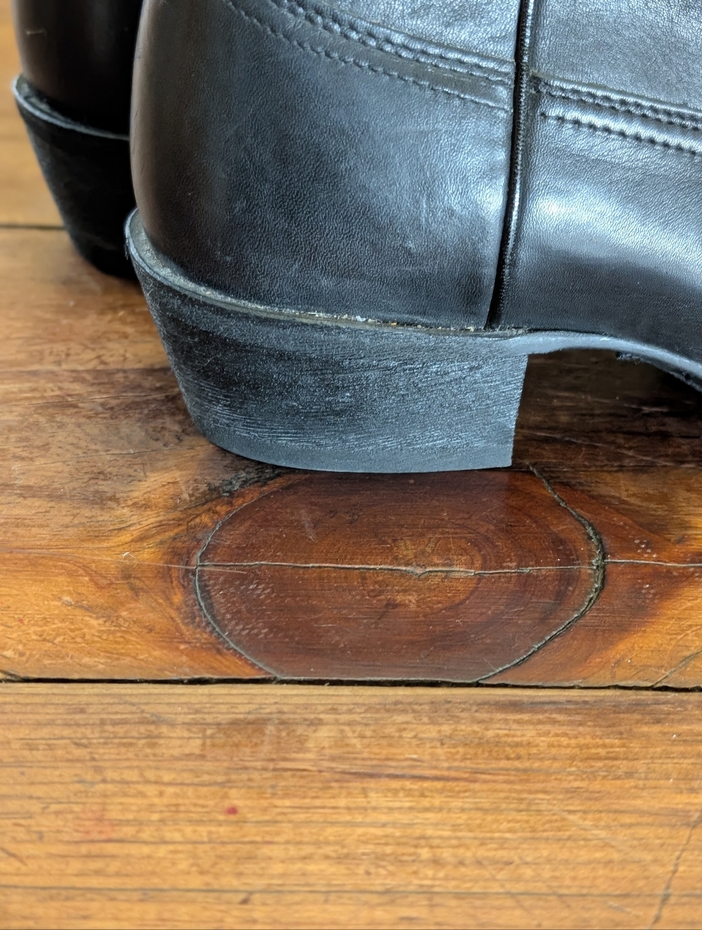 New Without Box Ladies Ariat Black Leather Pointed-Toe Short Western Boots 7.5B - Picture 4 of 6